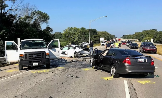 在美国，发生交通事故后该如何正确应对？2